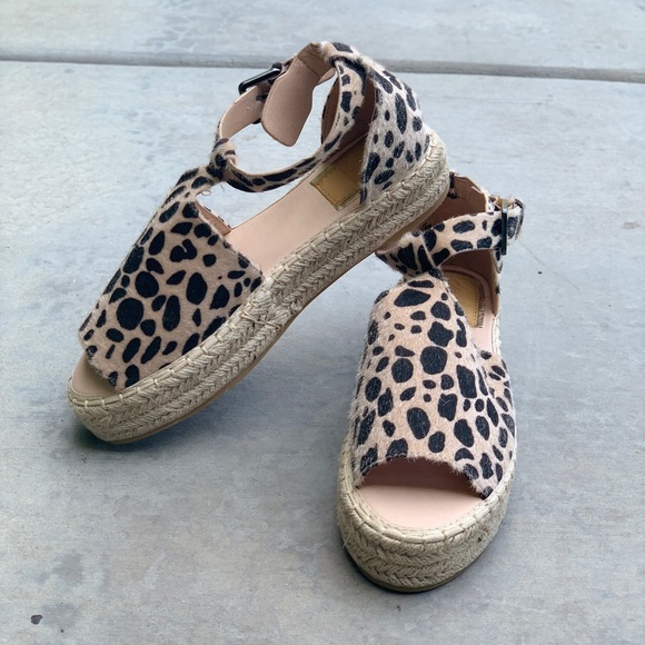 LAST 7Animal Print Espadrille HP BEST IN BOUTIQUES - Picture 3 of 5